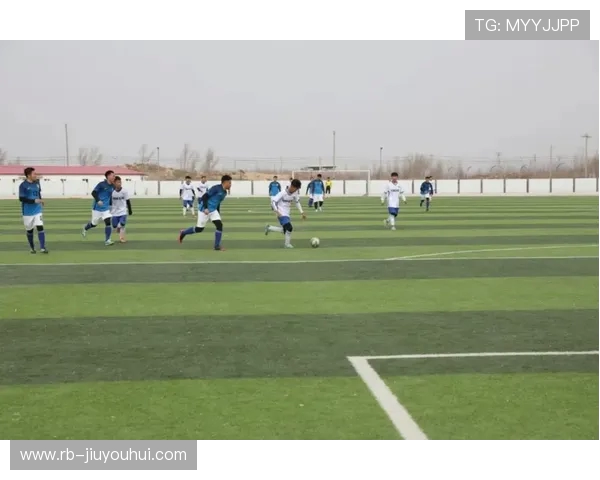 选择适合足球运动的杯子推荐哪些款式更舒适耐用适合不同需求